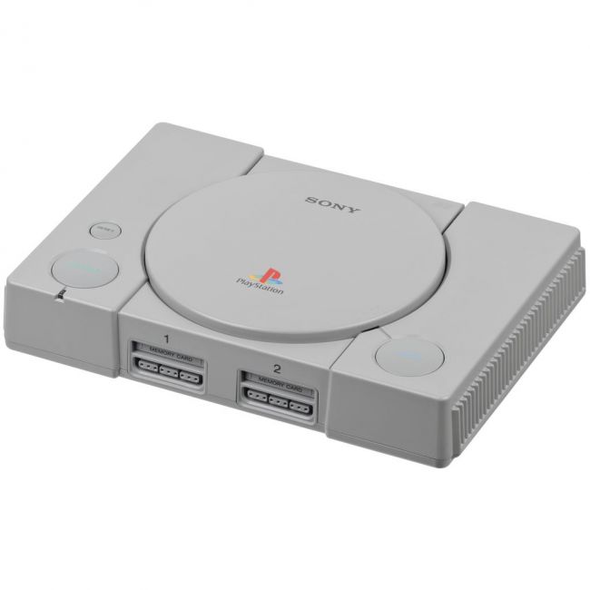 Un fan costruisce una PlayStation personalizzata per il 30° anniversario con hardware per PC di fascia alta