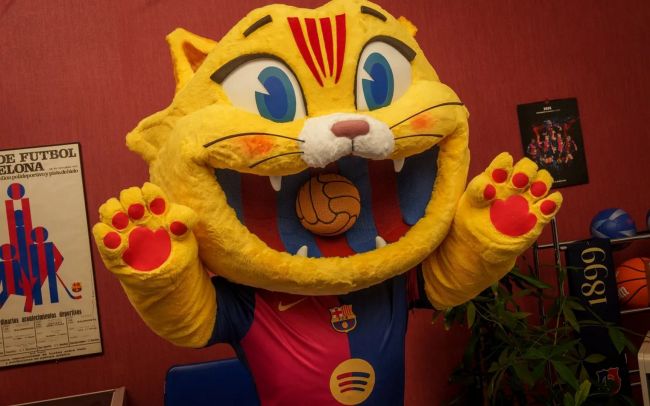 L'FC Barcelona introduce una nuova mascotte, ma non ha portato molta fortuna