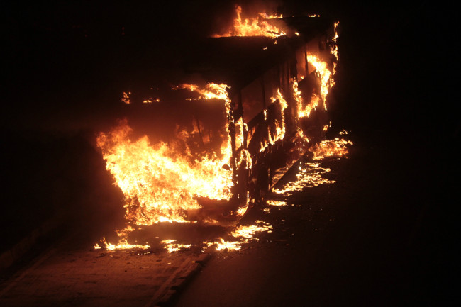 Un incendio distrutte metà della flotta di autobus di Burgos