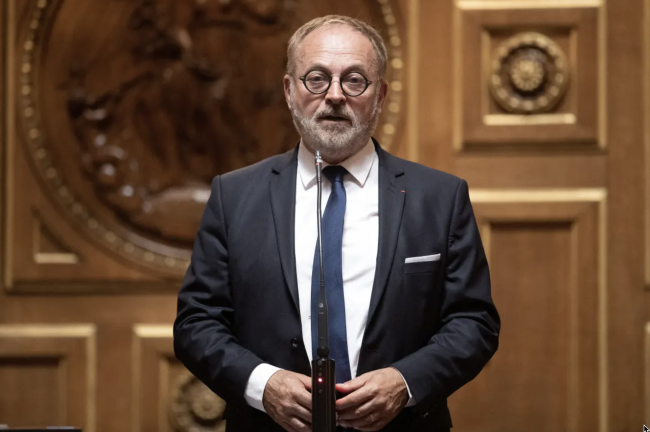 Ex senatore francese processato per presunta droga di deputato