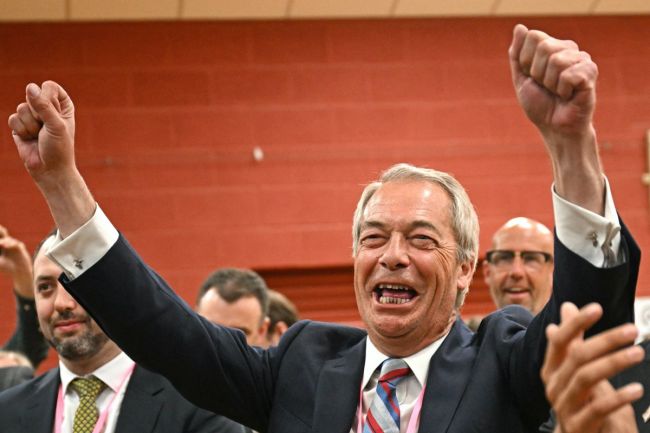I principali partiti politici si rifiutano di presentare un candidato contro Nigel Farage nell'elezione suppletiva di Clacton