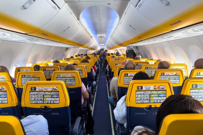 Ryanair non vuole la connessione internet Starlink a bordo dei suoi aerei perché "comporta una penalità del 2% di carburante"