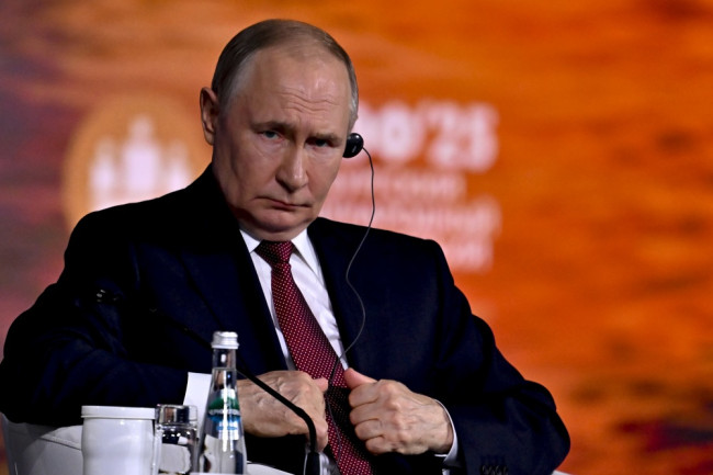 Putin chiede agli oligarchi di finanziare il bilancio della difesa della Russia