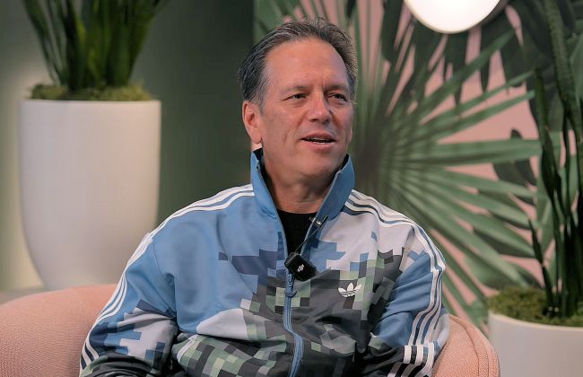 Il mondo dei videogiochi rende omaggio a Phil Spencer dopo la sua scioccante partenza