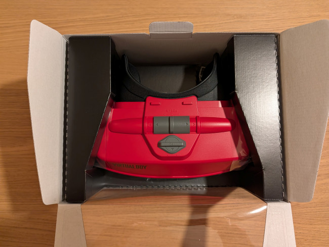 Unboxing e confronto: Ecco come appare Virtual Boy per Switch