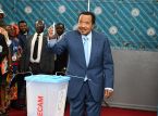 Il presidente pi&ugrave; anziano del mondo si assicura un altro mandato alle elezioni in Camerun, ma l'opposizione respinge l'esito