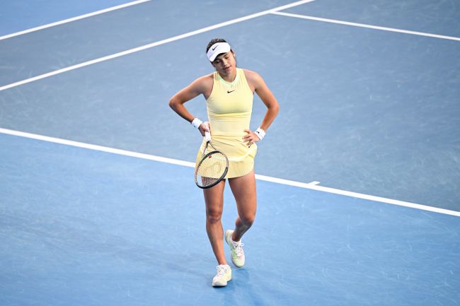 Emma Raducanu perde il suo primo incontro dopo due mesi, proprio prima del Roland Garros