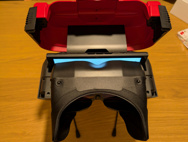 Unboxing e confronto: Ecco come appare Virtual Boy per Switch