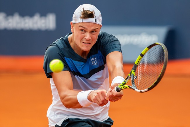 Holger Rune si lamenta dei tifosi "irrispettosi" mentre la Spagna sconfigge la Danimarca in Coppa Davis