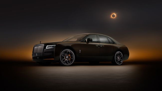 Rolls-Royce crea una linea limitata di auto per celebrare la recente eclissi solare