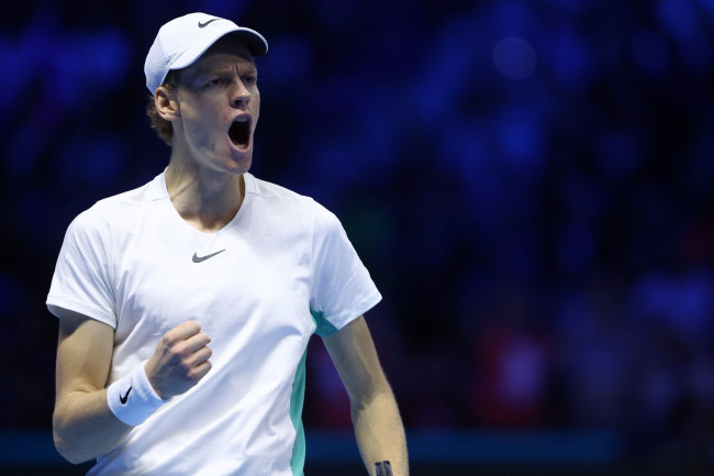 Jannik Sinner si ritira dal Cincinnati Open a causa di un infortunio al ginocchio