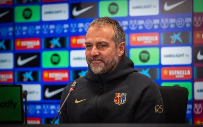Hansi Flick conferma che si ritirerà al Barcellona, ma non dice quando