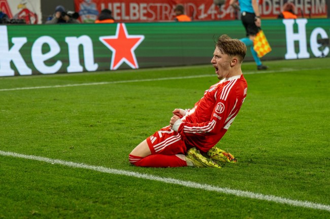 La stella diciassettenne del Bayern Monaco si è scusata con il club dopo aver commentato il "club dei sogni Real Madrid"