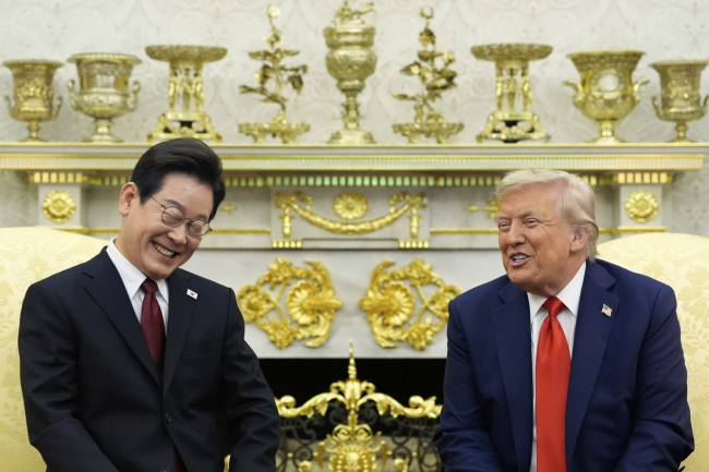 Trump incontra il presidente sudcoreano e menziona i colloqui con Kim Jong Un