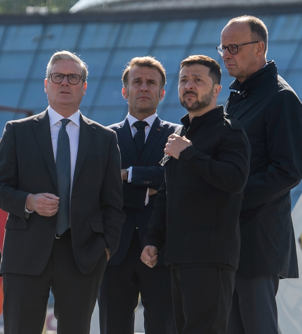 Zelensky incontra Starmer, Macron, Merz a Londra