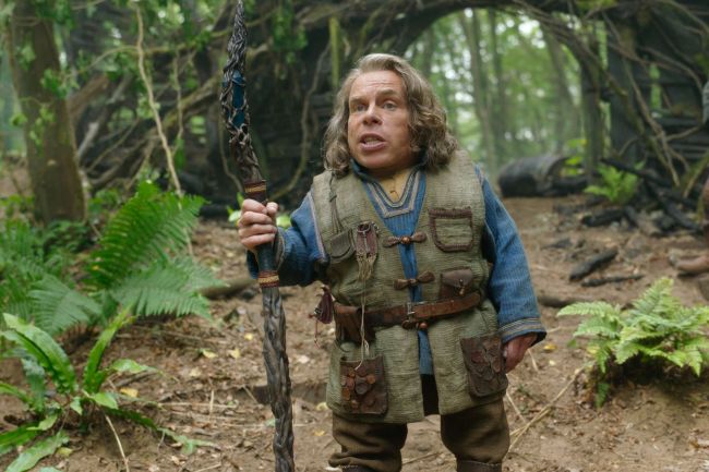 Warwick Davis ha ricevuto un OBE per il suo attivismo e la sua "straordinaria carriera di attore"