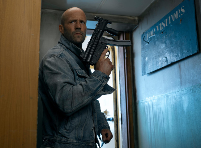Jason Statham torna ai vecchi trucchi nel film elegante da un solo uomo, Mutiny