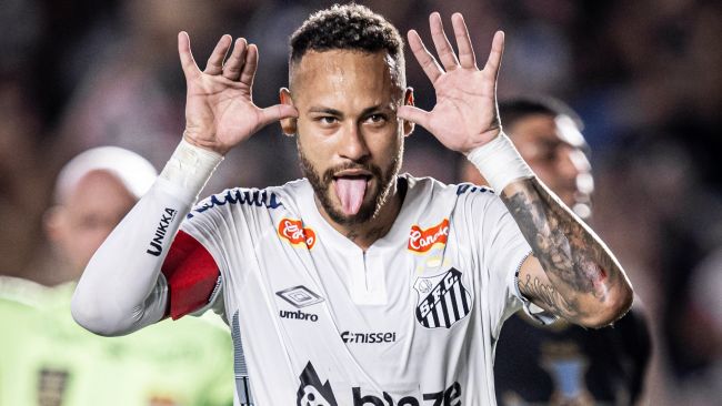 Neymar segna la prima tripletta dopo oltre tre anni e salva il Santos dalla retrocessione