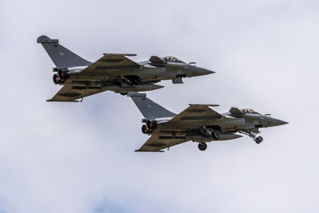 La Francia schiera tre caccia Rafale per proteggere lo spazio aereo polacco