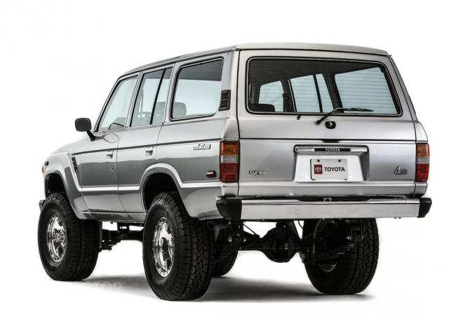 Dai un'occhiata a questo Land Cruiser restaurato