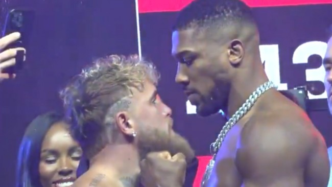 Anthony Joshua pesa 13 kg in più di Jake Paul prima del match di boxe Netflix