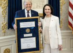 I politici norvegesi condannano l'accettazione da parte di Trump della medaglia del premio Nobel per la pace