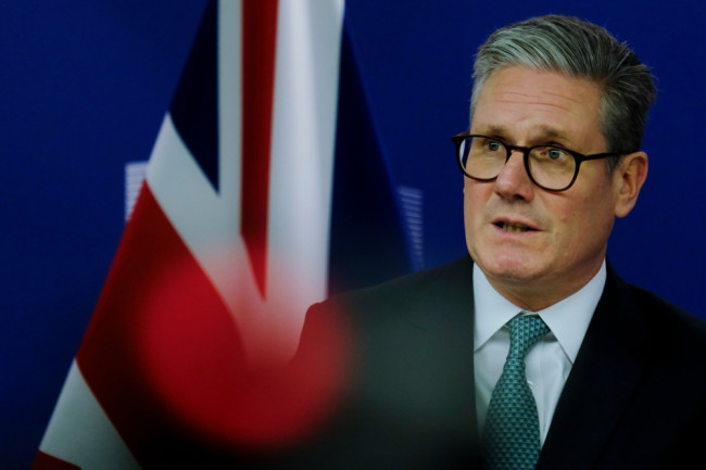 Starmer promette di continuare a combattere dopo le chiamate di dimissioni: "Non sono disposto ad andarsene"