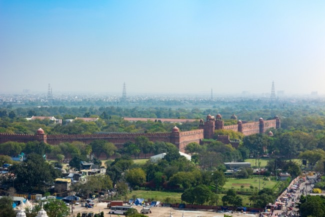 Otto morti nell'esplosione di un'auto vicino al Forte Rosso di Delhi