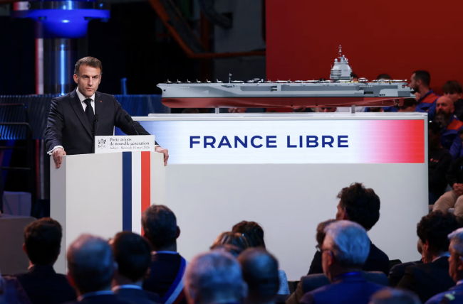 La Francia chiama la sua prossima portaerei "France Libre "
