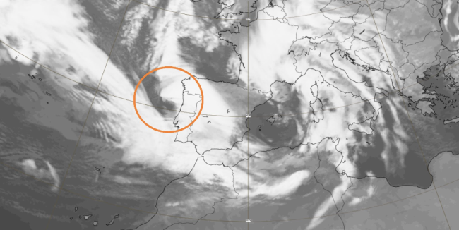 Tempesta Kristin taglia la corrente a 800.000 in Portogallo, poi si insinua in Spagna