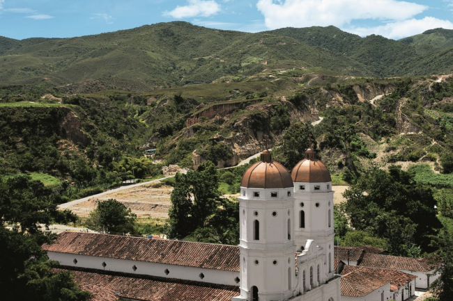 Incidente aereo in Colombia ha ucciso 15 persone, incluso un candidato politico