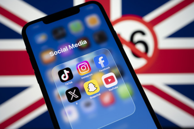 YouTube, TikTok, Instagram, Facebook, X e Snapchat sono tutti stati inclusi nel divieto sui social media per gli under 16 nel Regno Unito