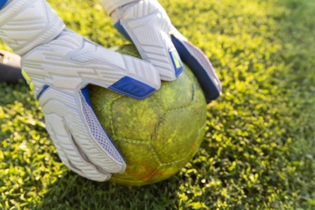 Il portiere spagnolo di 70 anni torna da professionista nel club di quinta divisione CD Colunga