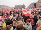 Le proteste si sono diffuse in Danimarca e Groenlandia per le minacce di Trump: "Mani lontane dalla Groenlandia"