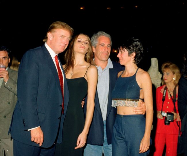 Il nome di Donald Trump appare nei registri di volo di Jeffrey Epstein