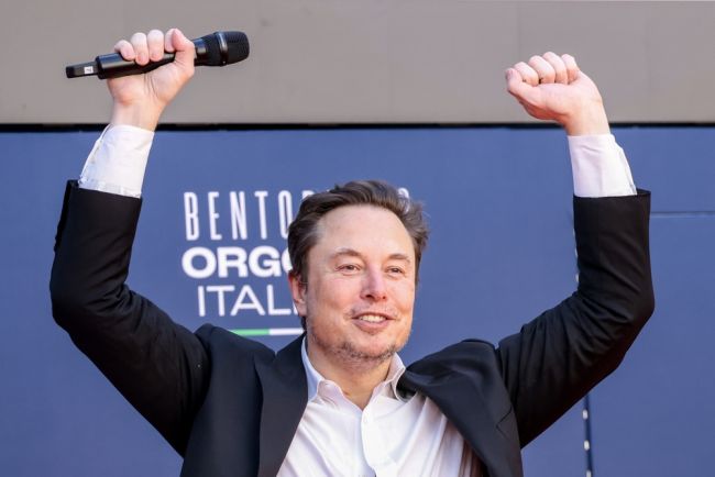 Elon Musk svela Macrohard come nuovo rivale di Microsoft basato sull'intelligenza artificiale