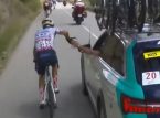 Il corridore francese Lenny Martinez &egrave; stato sorpreso a barare con il trucco della "bottiglia appiccicosa" al Tour de France