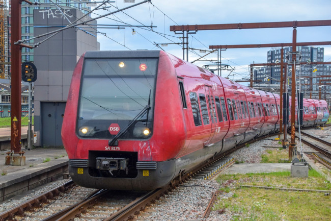 Due treni si scontrano a nord di Copenaghen, lasciando 5 feriti gravi