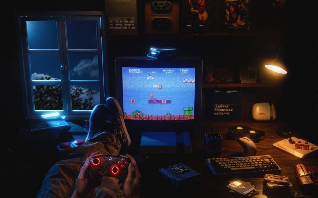 8BitDo celebra il 40° anniversario del NES con una nuova collezione