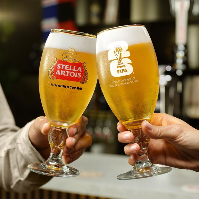 Il colosso della birra si sta preparando per la Coppa del Mondo e sta già mostrando i suoi muscoli
