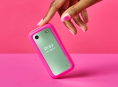 HMD ha rilasciato il suo telefono a conchiglia Barbie 
