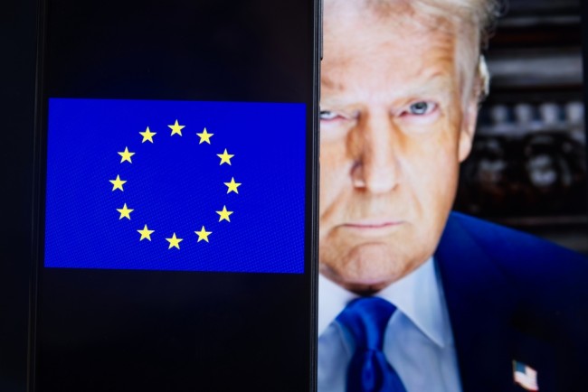 Trump attacca i leader europei: l'Europa è un gruppo di nazioni "in decadenza" guidato da persone "deboli"