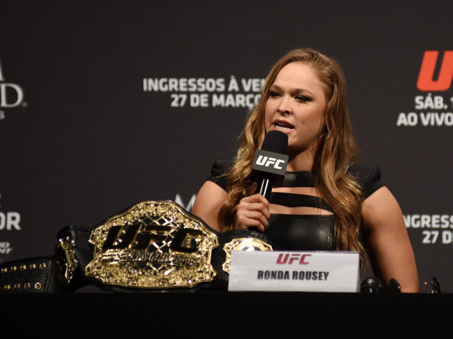 Ronda Rousey dovrà sottoporsi a più esami medici del solito a causa della sua storia di commozioni cerebrali