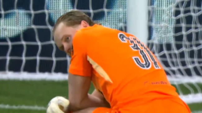 Il portiere del Tottenham Kinský è stato sostituito da Igor Tudor dopo 15 minuti e due errori contro l'Atleti