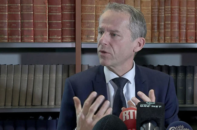 Ex educatore francese accusato di abusi sessuali su 89 minori in decenni