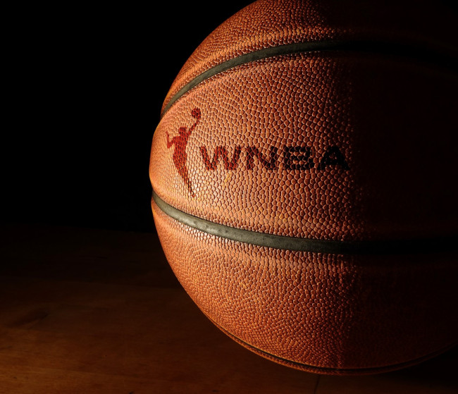 La miglior rimbalzista di sempre e seconda marcatrice della WNBA, Tina Charles, si ritira a 37 anni