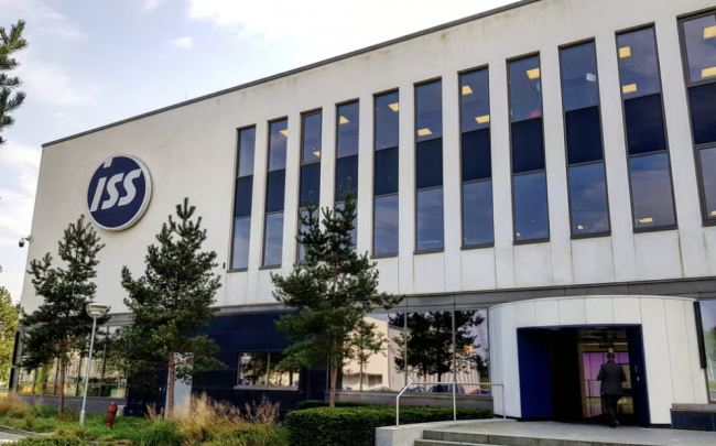 ISS sotto attacco: Quale ruolo ha avuto il gigante danese nel più mortale incendio di Hong Kong degli ultimi decenni