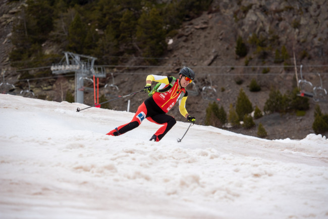 La Spagna vince la prima medaglia d'oro alle Olimpiadi invernali in oltre 50 anni con lo skimo appena introdotto
