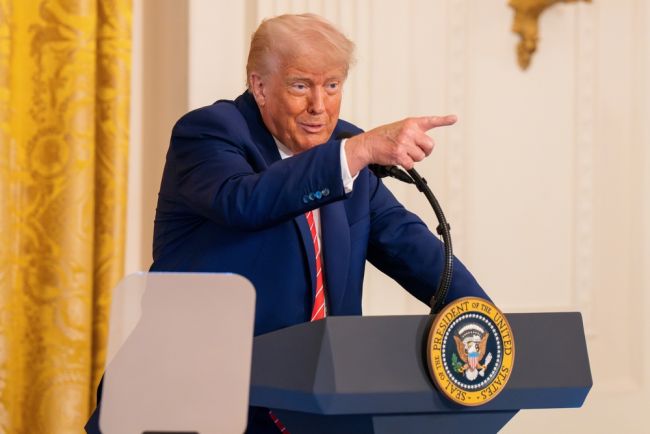 Trump segnala nuovi dazi sulle regole digitali dell'Europa