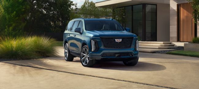 La Cadillac Escalade 2025 sarà dotata di un display di infotainment da 55 pollici